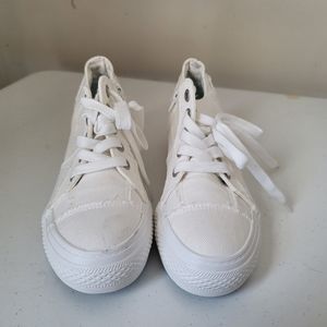 Blow Fish white canvas sneaker, high top, side zip lace up 9.5
